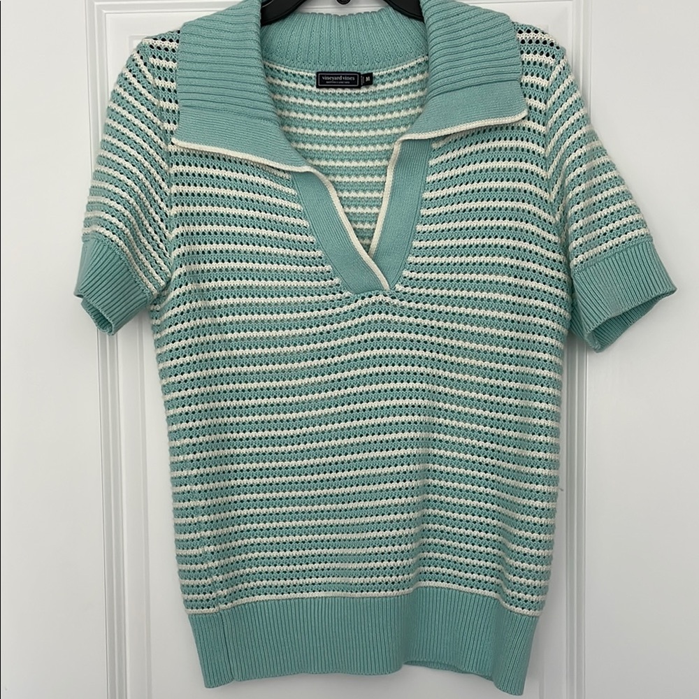 Vineyard Vines sweater in size medium